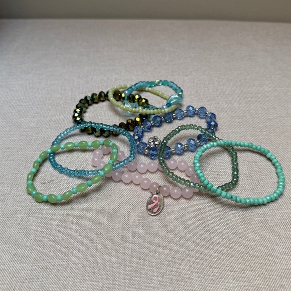 Assortment of 9 Stretch Beaded Bracelets - Picture 1 of 11